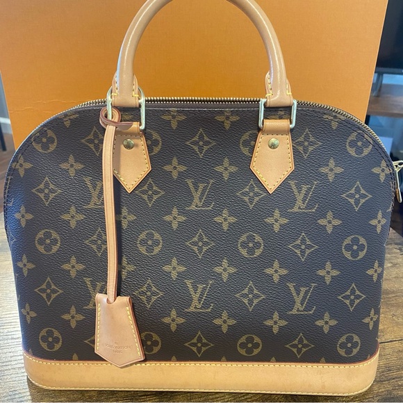 Louis Vuitton Alma PM - Picture 2 of 16